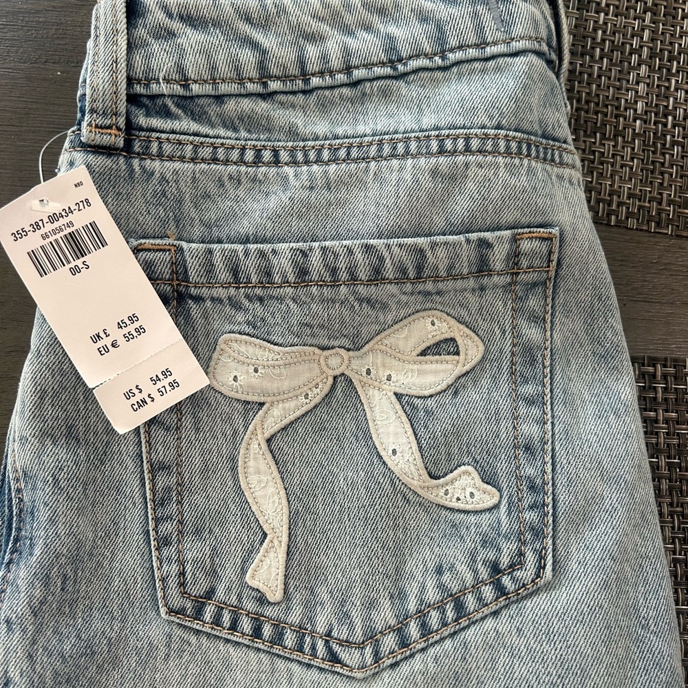 Hollister Low Rise Light Blue Jeans w/bows on pockets - Picture 11 of 11